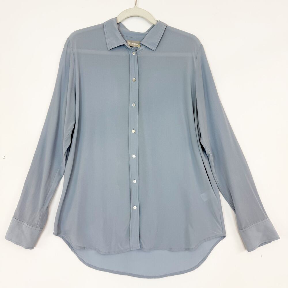 Everlane washable silk must have shirt light Blue women’s size 10 like new
